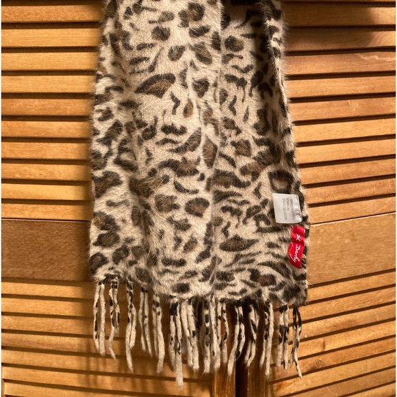 Derhy Leopard Print Angora Scarf - Picture 15 of 16